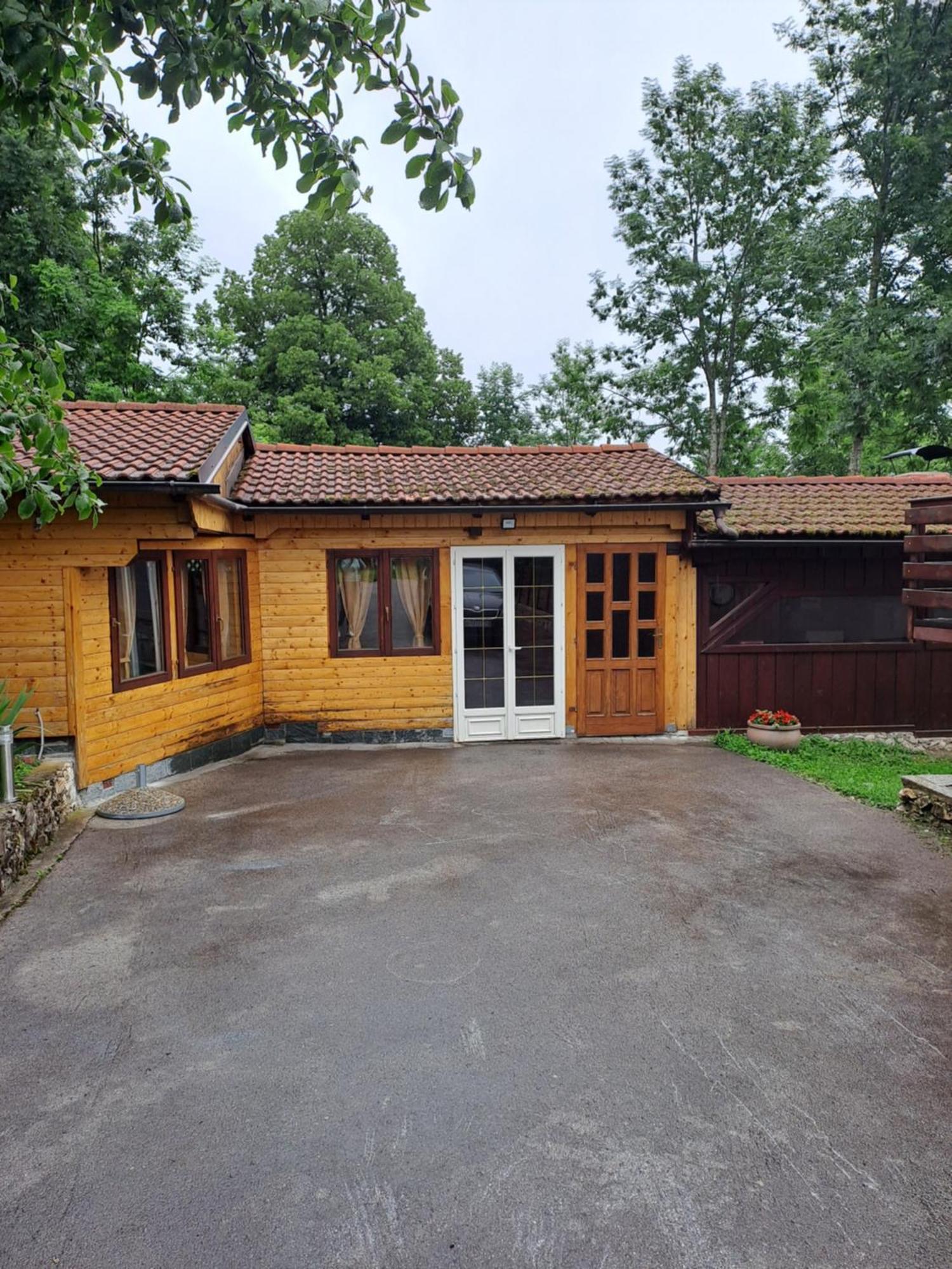 Guesthouse Andrea Poljanak Exteriér fotografie